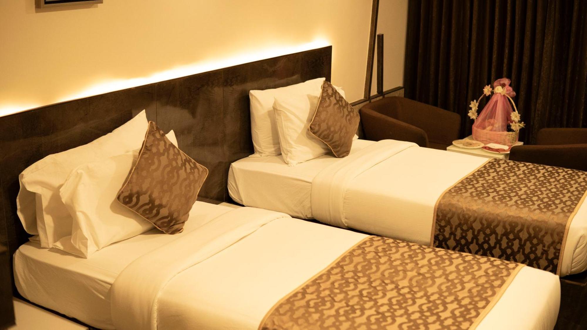 Hotel Park Elanza Chennai Exterior photo