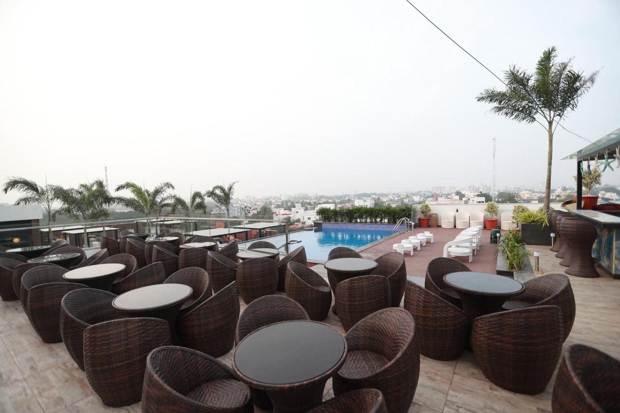 Hotel Park Elanza Chennai Exterior photo
